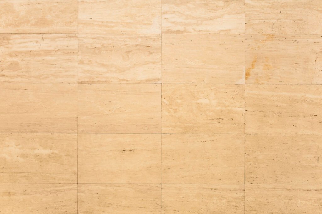 Quelle couleur de mur choisir avec un sol en travertin